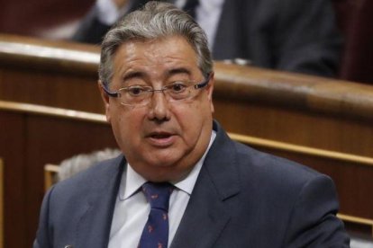 Juan Ignacio Zoido, durante su respuesta al socialista Artemi Rallo.