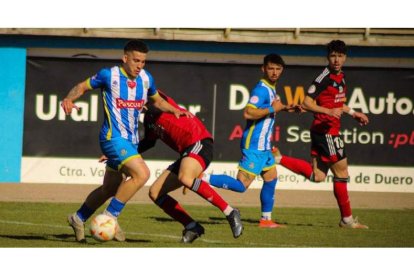 El Atlético Bembibre ficha a Isra González para potenciar su centro del campo. DL