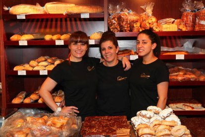 Soraya, Lali y Yovana a los mandos deHorno de León.