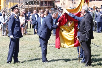 El presidente de las Cortes, Carlos Pollán, en la Jura de Bandera Civil. RAMIRO