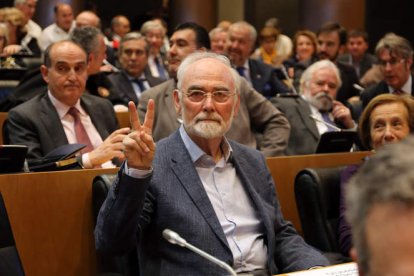 El escritor Juan Pedro Aparicio en el Congreso. RAQUEL P. VIECO