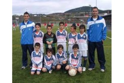 Equipo del Flores del Sil B que milita en la categoría benjamín