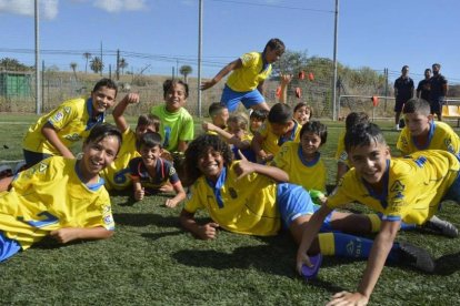 Sesión de entrenamiento de uno de los equipos alevín de la UD Las Palmas.