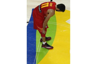 Ricky Rubio se lamenta de la inesperada derrota con Francia.