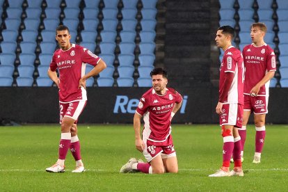 La Cultural cedió el liderato ante el Celta Fortuna en Balaídos. CÉSAR HIDALGO