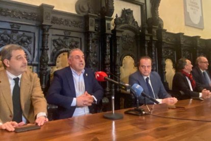 El Pleno del Consejo de Cuentas se celebró hoy en el Salón de Plenos del Ayuntamiento de Astorga. RAMIRO