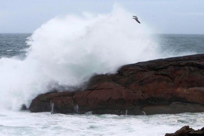 Oleaje en Cabo Silleiro.