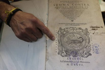 La obra ‘Summa contra gentiles’, de Santo Tomás de Aquino, una de las más destacadas.