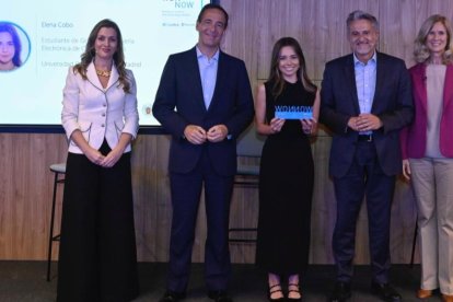 La leonesa Elena Cobo ha sido galardonada con un premio WONNOW a las mejores alumnas de grados STEM. DL