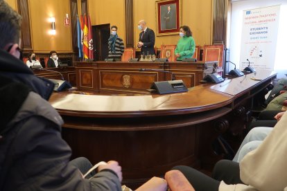 Recepción en el Ayuntamiento de León a los  Erasmus+ del IES Padre Isla,. AYUNTAMIENTO DE LEÓN