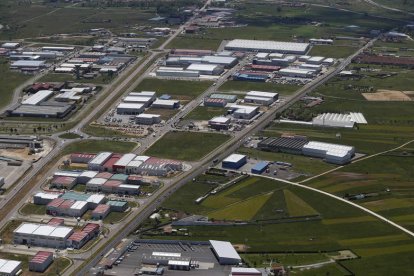 Vista aérea del Polígono de León en terrenos del municipio de Onzonilla, a cuyo ayuntamiento la Diputación cobra el IAE. JESÚS F. SALVADORES