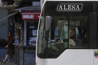 Las mascarillas dejaron de ser obligatorias en el transporte público desde el miércoles 8 de febrero. F. OTERO