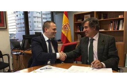 Firma del convenio entre el Incibe y Siemens. DL