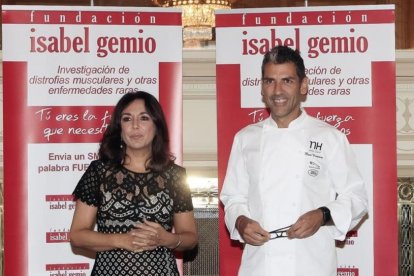 Isabel Gemio y Paco Roncero en la presentación de la cena solidaria.