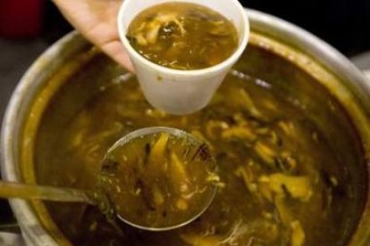 Aspecto de la sopa de aleta de tiburón, uno de los productos estrella en Asia.