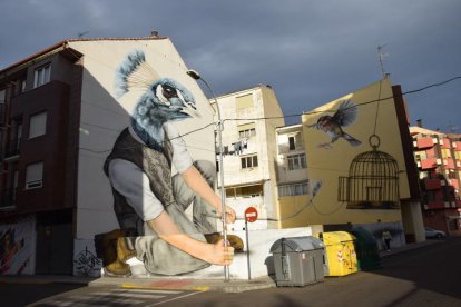 Uno de los grafitis del festival Art Aero Rap en La Bañeza. RUBÉN