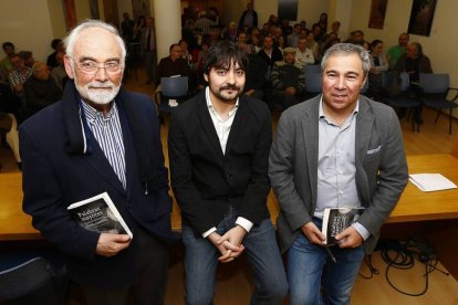 Juan Pedro Aparicio, Emilio Gancedo y Joaquín Sánchez Torné ayer en el Club de Prensa del Diario de León