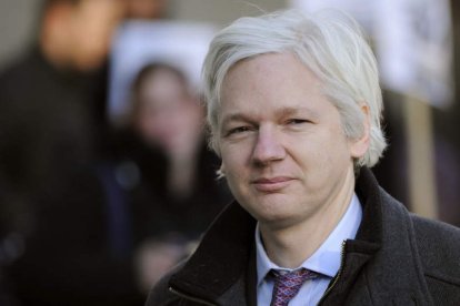 El fundador del portal WikiLeaks, Julian Assange, apoya a Edward Snowden.