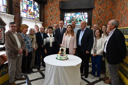 Asociaciones y entidades soplan las velas en el décimo aniversario de la Fundación Cepa. RAMIRO