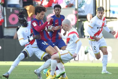 Joao Félix dio otro aire al Barça en al segunda parte. HUESCA