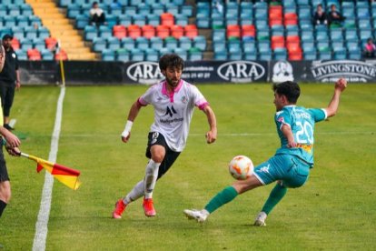 Imagen de archivo del partido entre el Atlético Astorga y el Salamanca. DL