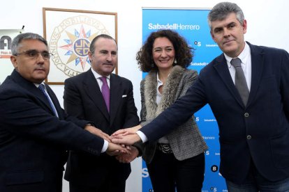 José Antonio López, Pablo Junceda, Gloria Fernández Merayo y Jorge Vega, ayer en la sede de la Uned en Ponferrada.