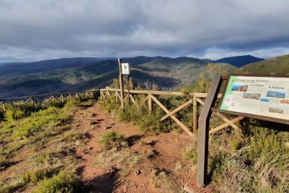 Vista del Mirador de las Traviesas en la Leitosa, hace unos días. DL