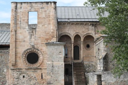 Imagen reciente del Monasterio de Carracedo. L. DE LA MATA