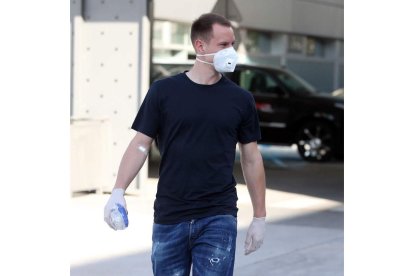 Ter Stegen, a su llegada a un entrenamiento del Barça. MIGUEL RUÍZ