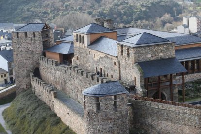 Castillo de Ponferrada. L DE LA MATA