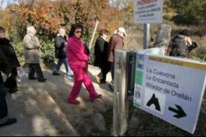 Los excursionistas  recorrerán hoy Las Médulas guiados por uno de los expertos del CSIC