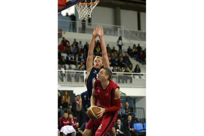 El tesón de Chris Mortellaro hizo que Baloncesto León se recuperase en el marcador en la segunda mitad.