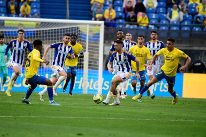 La Deportiva no pudo frenar al líder Las Palmas. SABRINA CEBALLOS