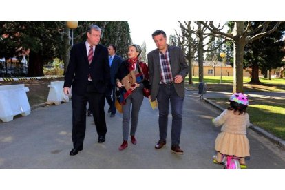 Antonio SIlván esta mañana, visitando las obras del Parque de los Reyes.