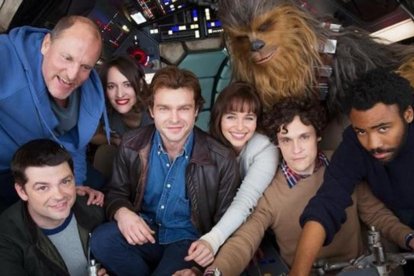 El reparto de la precuela de Han Solo ha sido confirmado con el lanzamiento de la primera foto oficial.