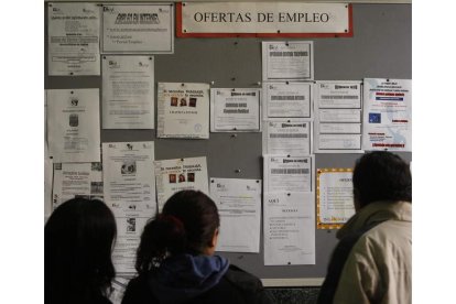 El Plan de Estímulos para 2015 ofrece más apoyo a los parados de larga duración.