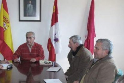 Gallego, Zapatero y Valderrey, en la asamblea de ayer