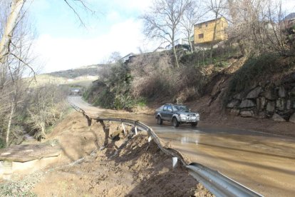 Los 11.000 euros de Benuza fueron empleados en el arreglo de esta zona de Silván en 2013. L. DE LA MATA