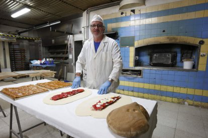 La Panadería Alonso de Hospital de Órbigo abre sus puertas de lunes a domingo de 9.30 a 14.00 y de 18.00 a 20.00 horas. Está en la calle doctor Santos Olivera, 49.Teléfono: 987 388 103.