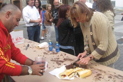 La degustación sirivió de broche a las populares fiestas del Cristo.