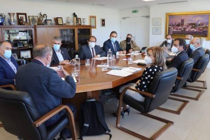 Un momento del encuentro celebrado en Bragança el pasado lunes. DL