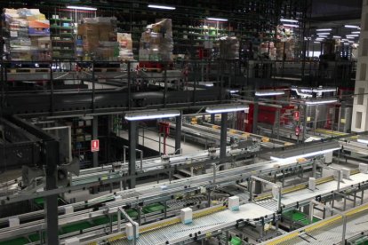 Interior de la planta que Mercadona tiene en el polígono de Villadangos del Páramo.