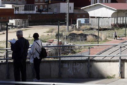 El sector presenta 10.000 metros cuadrados en pleno centro de la capital leonesa convertido ahora en una escollera. MARCIANO PÉREZ