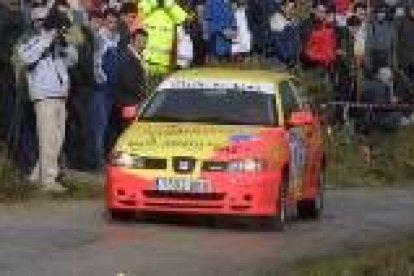 Conrado y Samuel Folgueral durante el Rallysprint de Castropodame