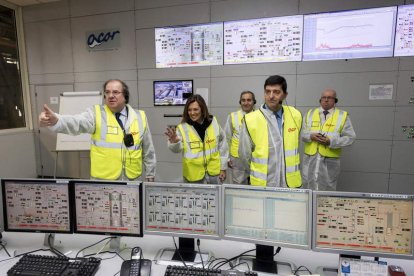 Herrera y Milagros Marcos visitan la fábrica de Acor en Olmedo, Valladolid. R. GARCÍA