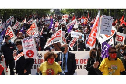 Movilización en Valladolid con los sindicatos al frente. R. GARCÍA