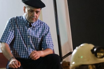 El actor Andrés Campelo caracterizado como Tomás. NATH TEATRO