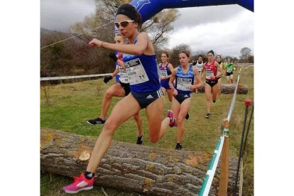 Nuria buscará repetir presencia en el Europeo de cross. GASPAR LUNA