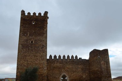 Imagen de archivo del castillo de Laguna de Negrillos. MEDINA