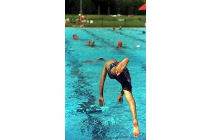 La campaña de piscinas se abre antes de las fiestas.